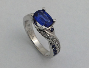 Ceylon Sapphire & Diamond Ring