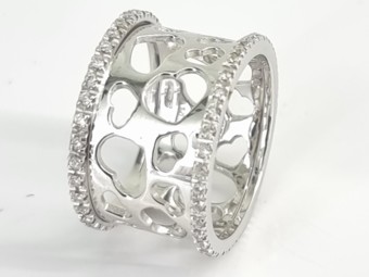 NANIS 18K White gold and diamond heart cut out ring