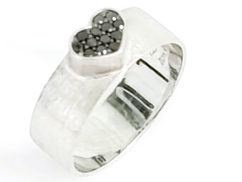 NANIS Brushed White Gold & Black Diamond Heart Ring